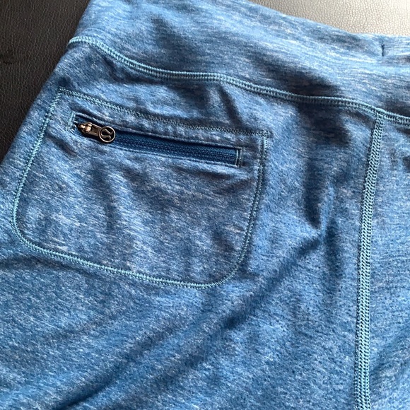 Women’s LULULemon loose fit tights, size 4 - Picture 4 of 4